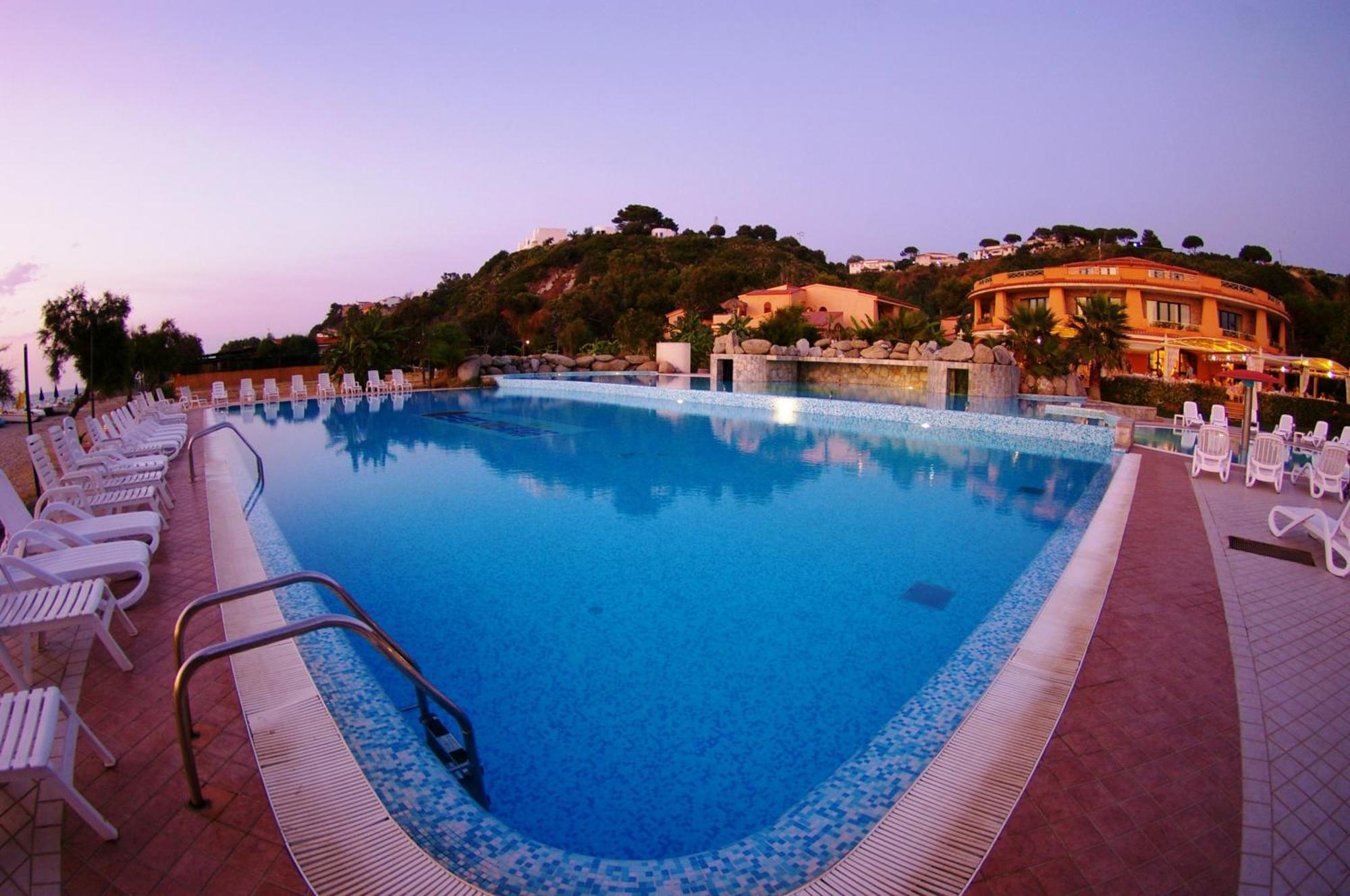 Solemare Club Village Capo Vaticano Exterior photo