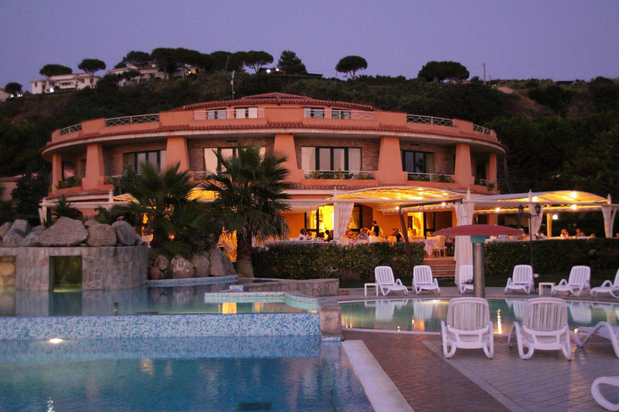 Solemare Club Village Capo Vaticano Exterior photo