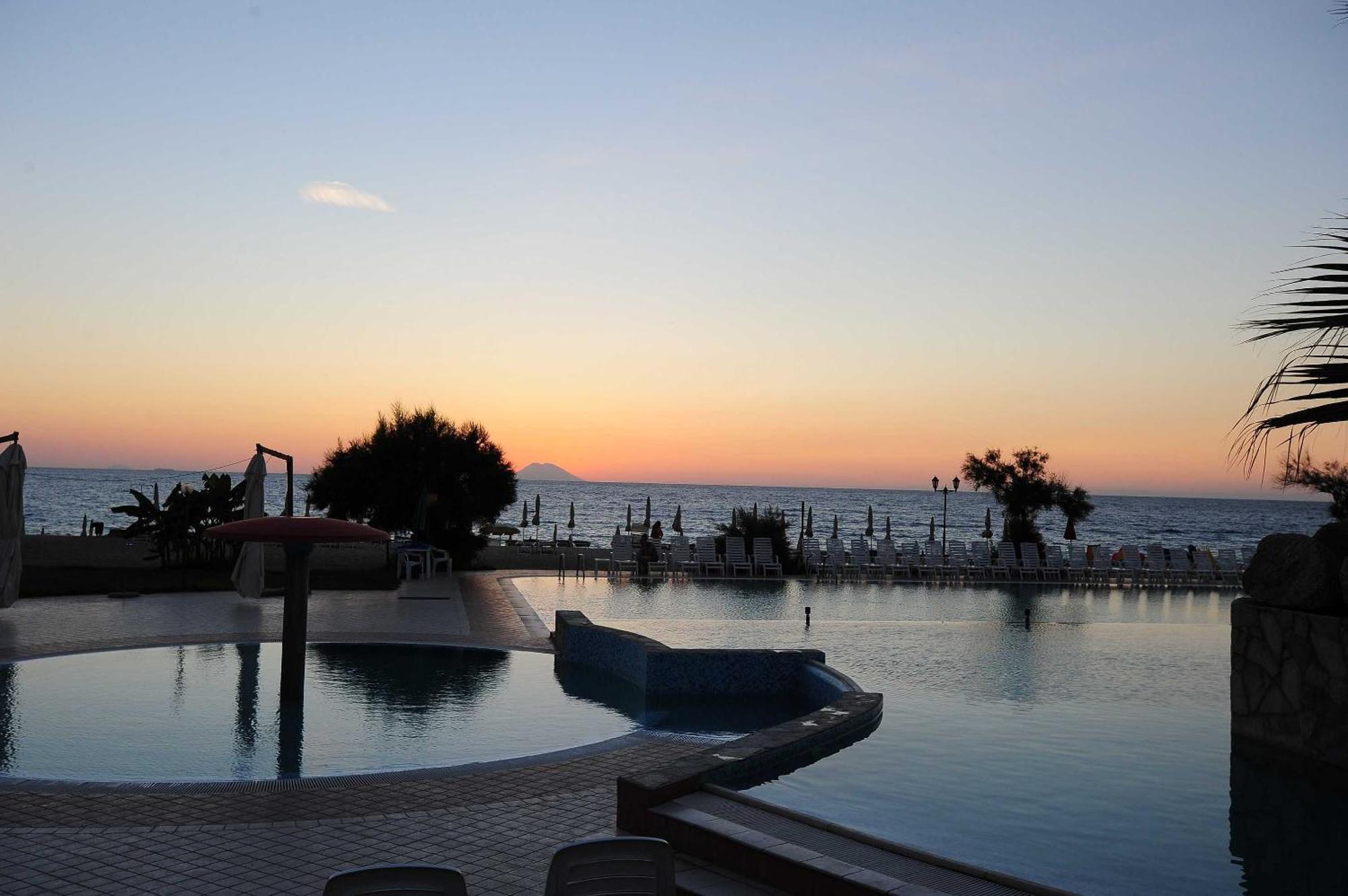 Solemare Club Village Capo Vaticano Exterior photo