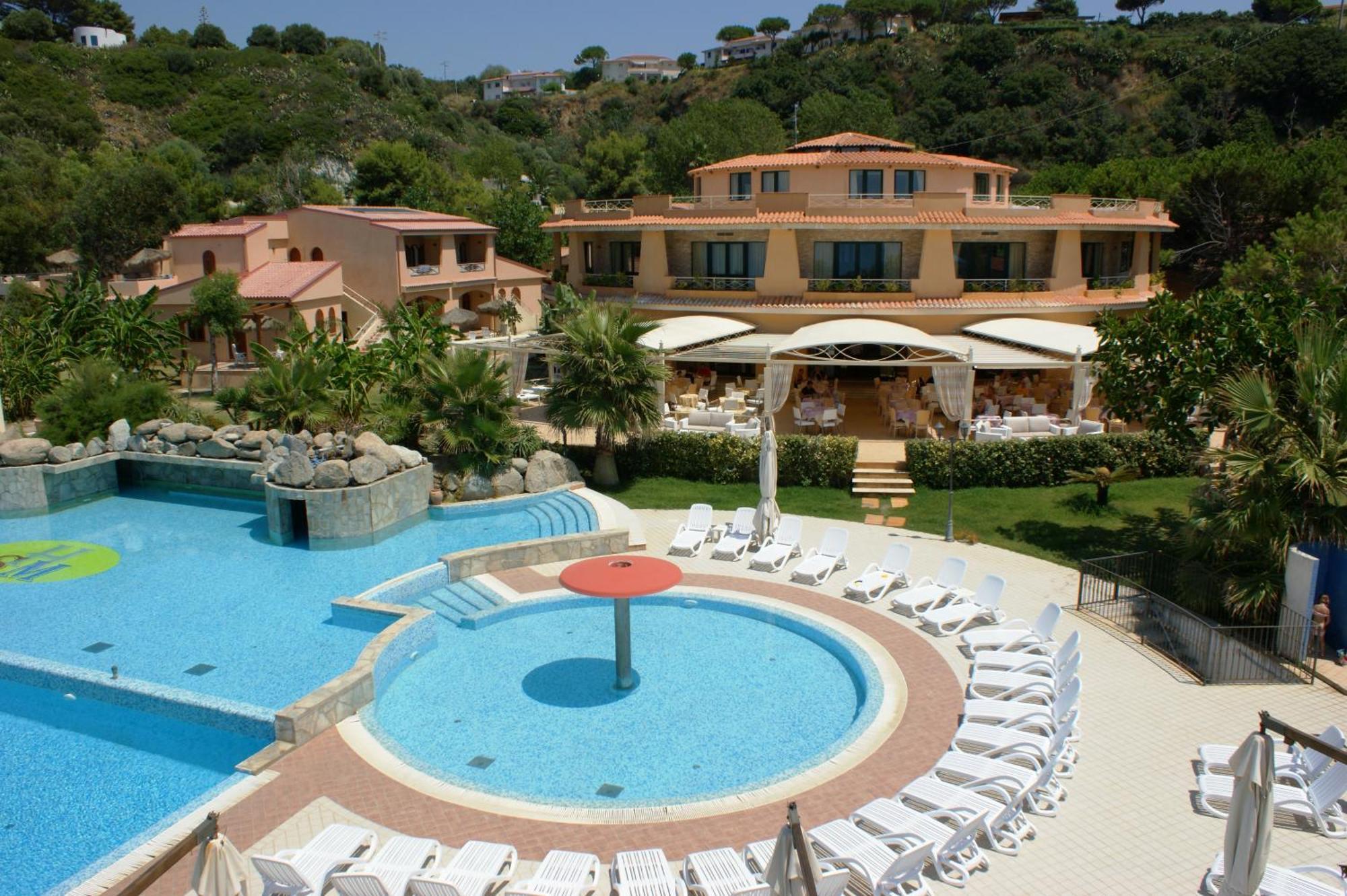 Solemare Club Village Capo Vaticano Exterior photo