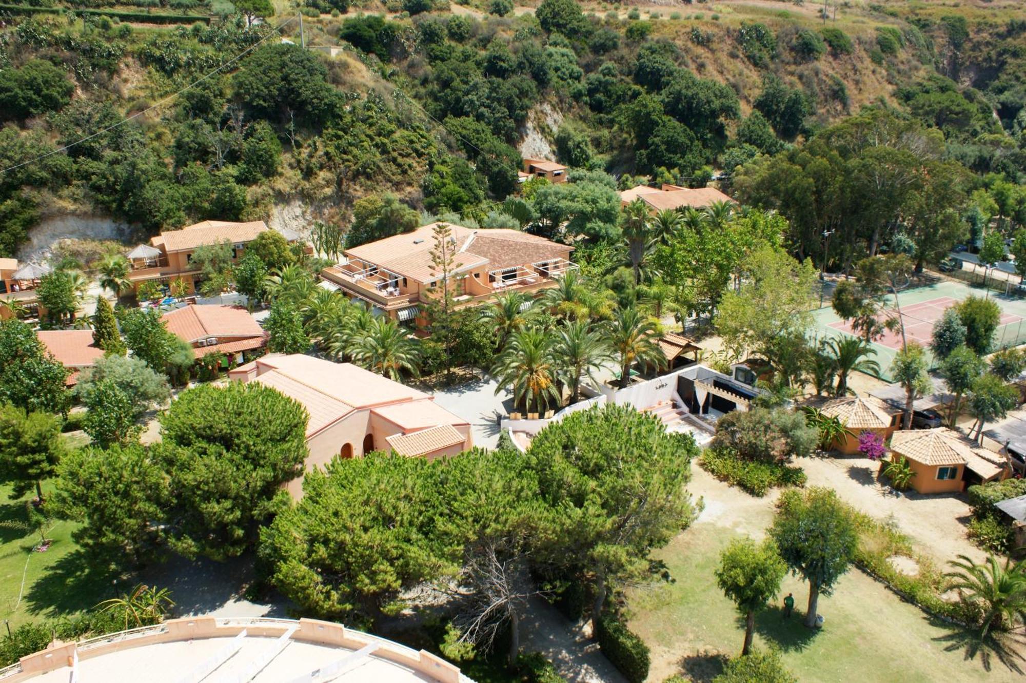 Solemare Club Village Capo Vaticano Exterior photo
